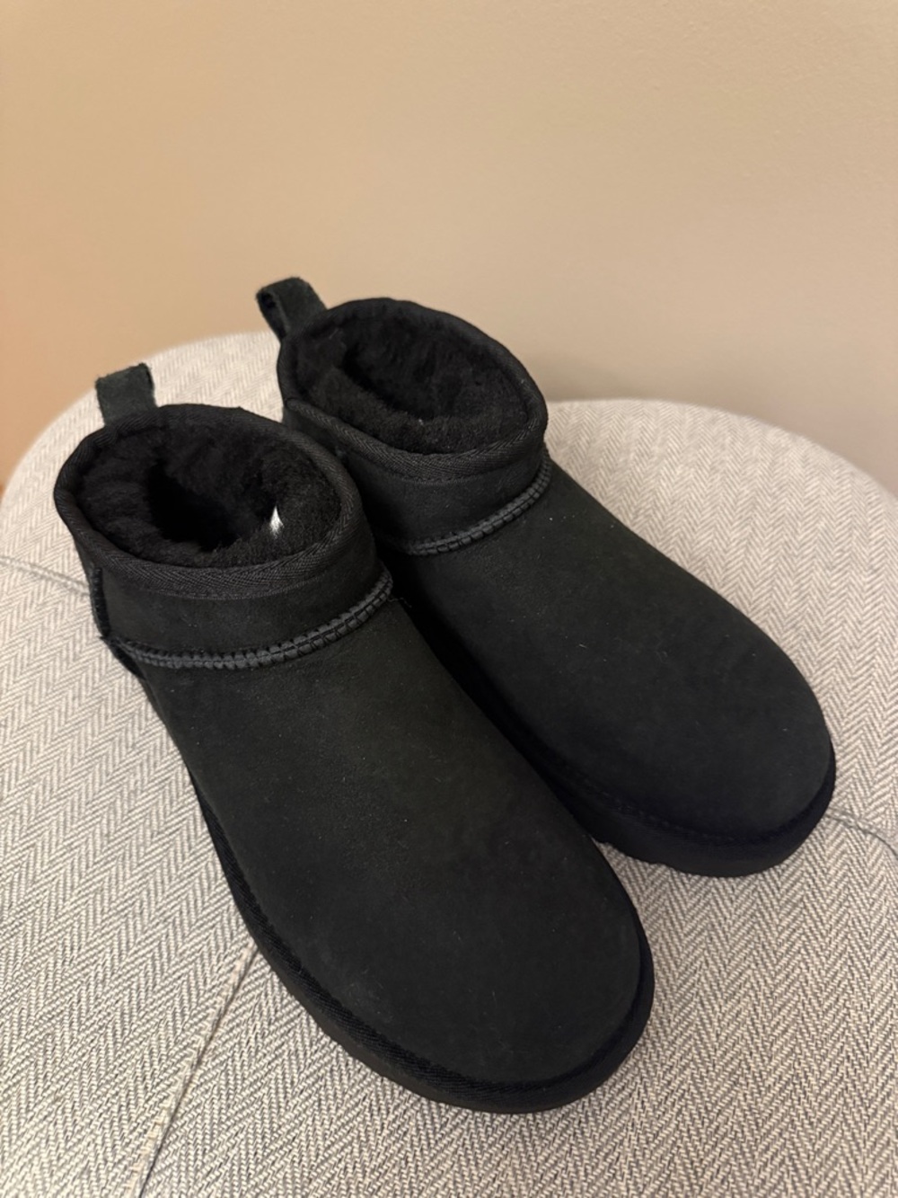 NEW UGG UGG Classic Ultra Mini - Picture 2 of 7